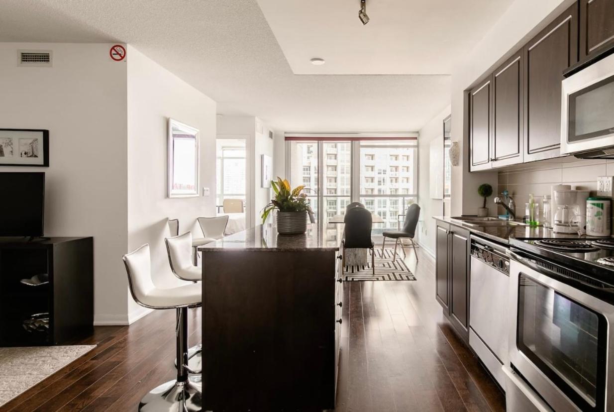 Downtown Toronto+Free Parking+Cn Tower View Apartamento Exterior foto