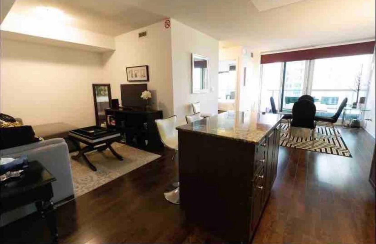 Downtown Toronto+Free Parking+Cn Tower View Apartamento Exterior foto