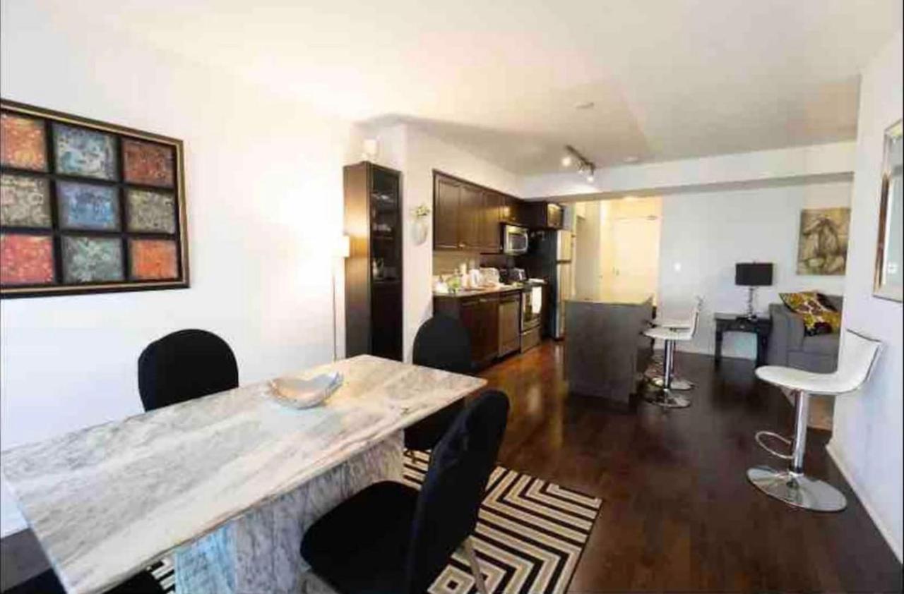 Downtown Toronto+Free Parking+Cn Tower View Apartamento Exterior foto